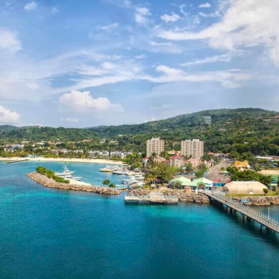 Montego Bay: Airport Shuttle to Resort